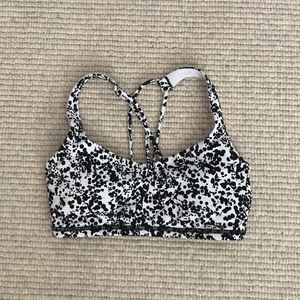 Lululemon free to be bra